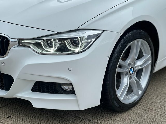 BMW 3 Series 2018 2.0 320D M Sport Touring Xdri YE18XMG White #4