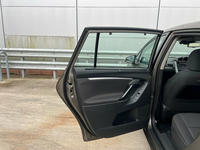 Toyota Verso D-4d Icon White #36