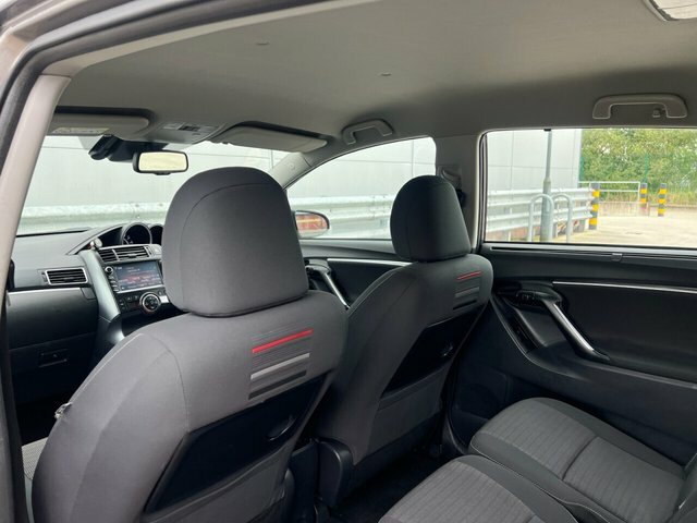 Toyota Verso D-4d Icon White #29