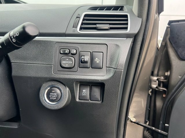 Toyota Verso D-4d Icon White #23