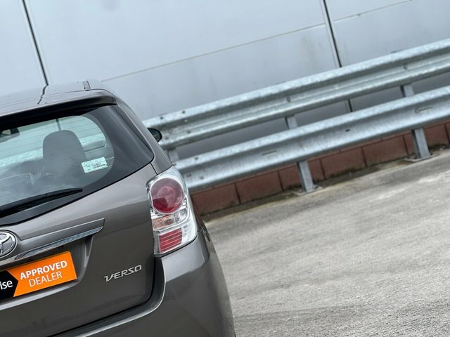 Toyota Verso D-4d Icon White #15