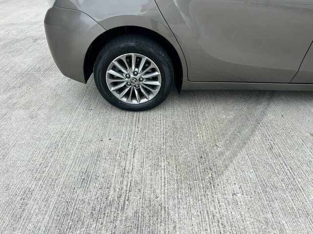 Toyota Verso D-4d Icon White #10