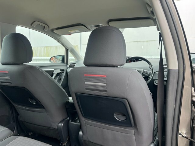Toyota Verso D-4d Icon White #31