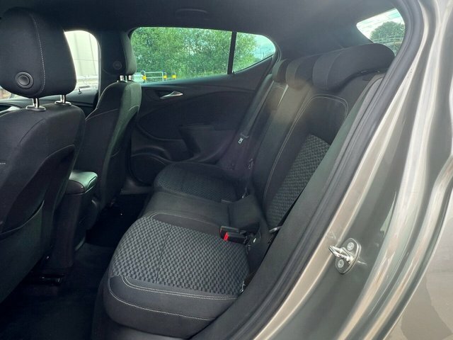 Vauxhall Astra 1.4I Turbo Elite Hatchback 150 White #28