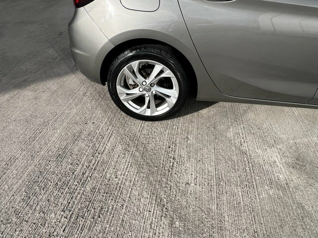 Vauxhall Astra 1.4I Turbo Elite Hatchback 150 White #9