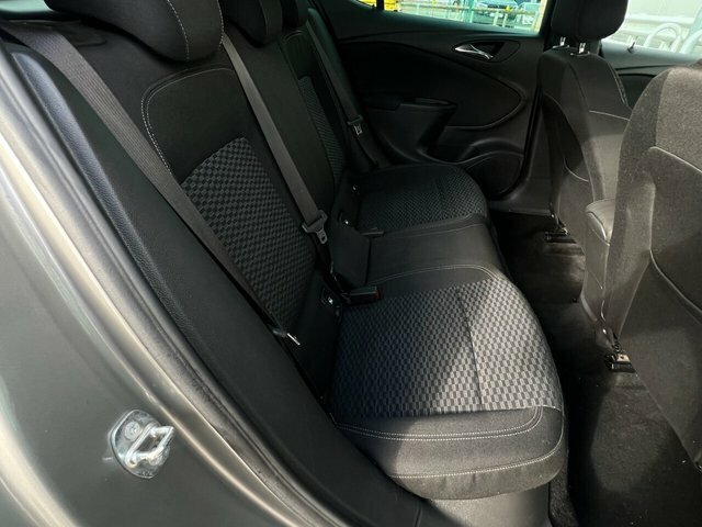 Vauxhall Astra 1.4I Turbo Elite Hatchback 150 White #31