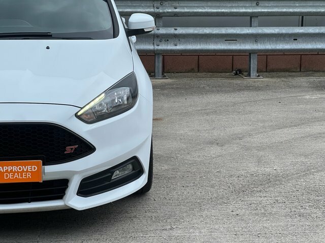 Ford Focus 2017 2.0 Tdci St-2 Hatchback Eur White #6