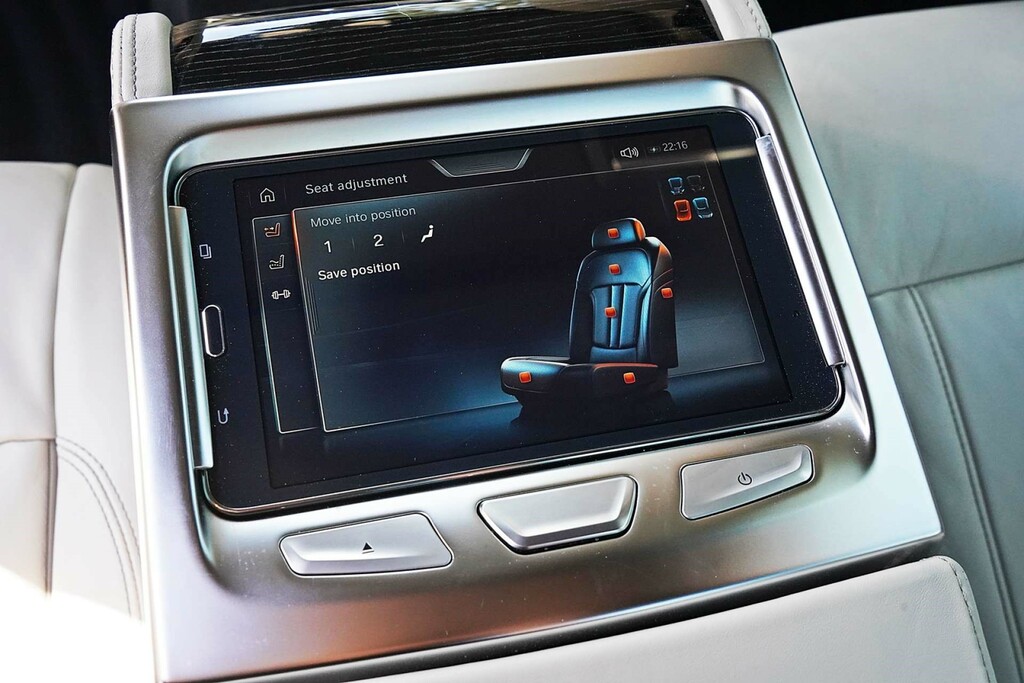 BMW 7 Series 730Ld Black #19