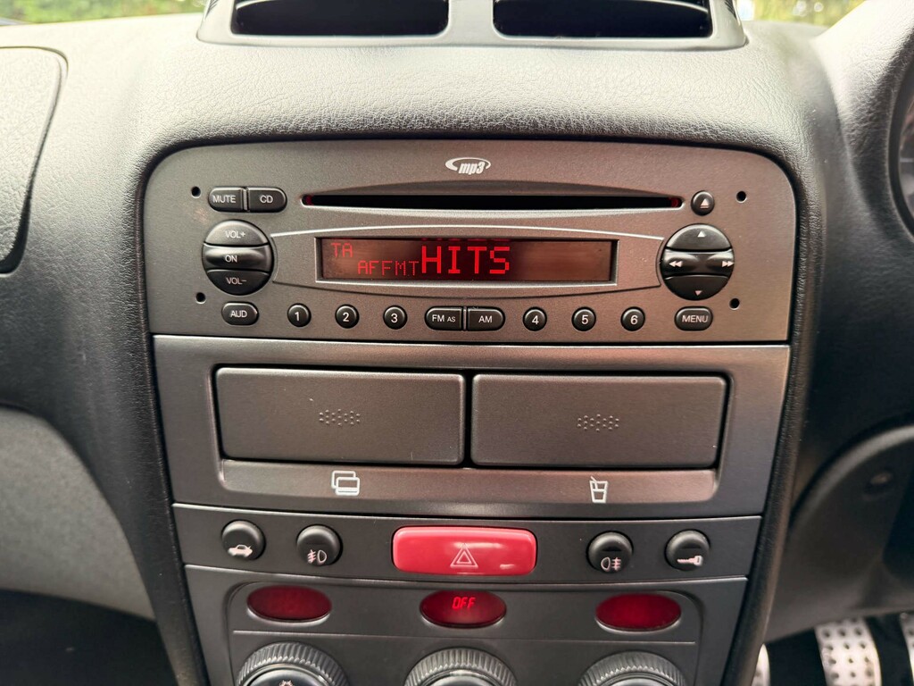 Alfa Romeo GT 1.9 Jtdm 16V Cloverleaf Red #14
