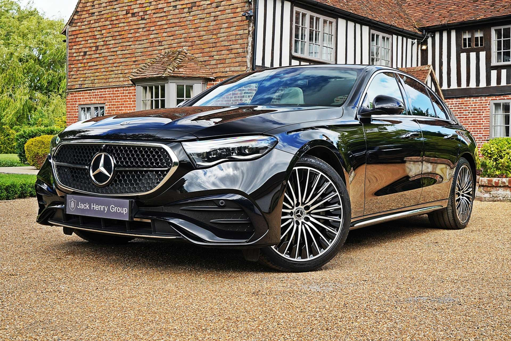 Mercedes-Benz E Class E300e Amg Line Premium 9G-tronic Silver #1