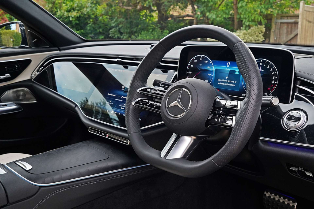Mercedes-Benz E Class E300e Amg Line Premium 9G-tronic Silver #17