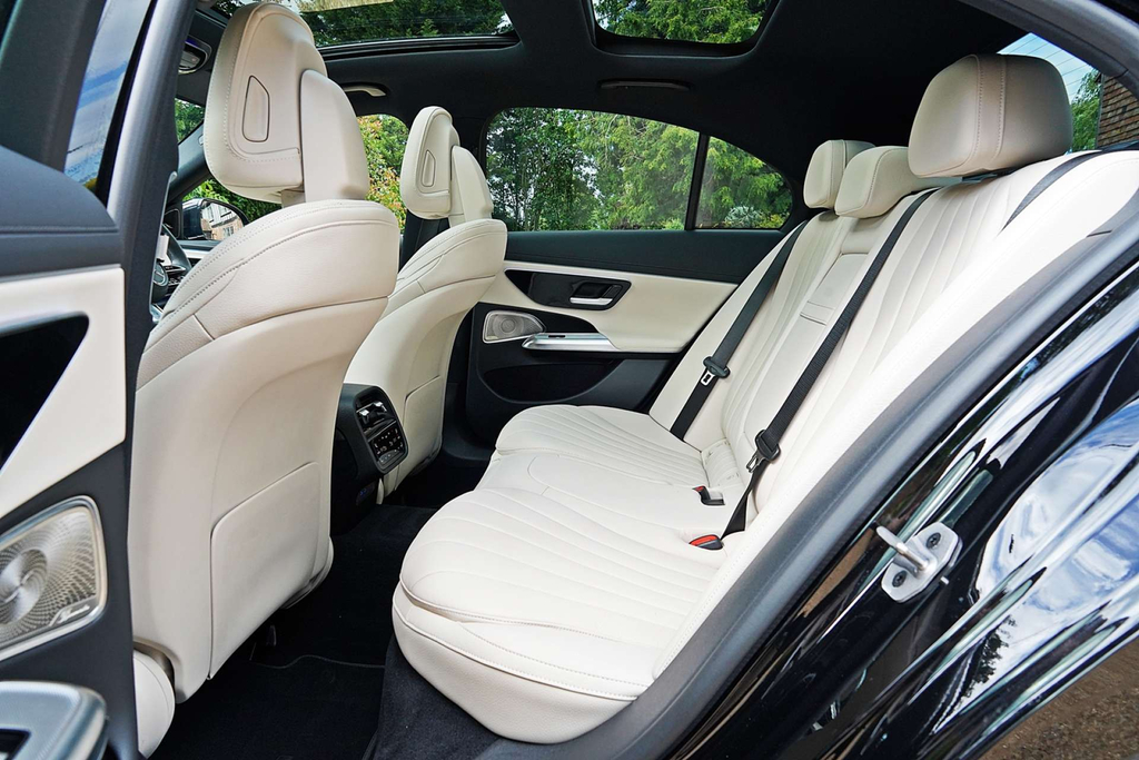 Mercedes-Benz E Class E300e Amg Line Premium 9G-tronic Silver #14