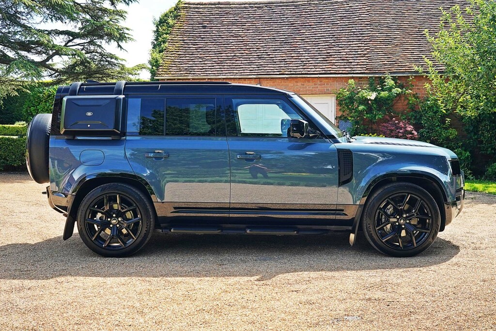 Land Rover Defender D250 Hard Top S Black #8