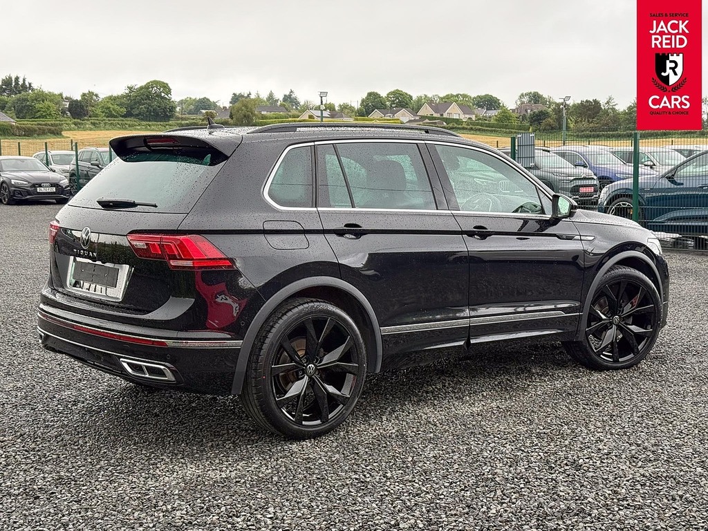 Volkswagen Tiguan Suv AF72YSK Black #4