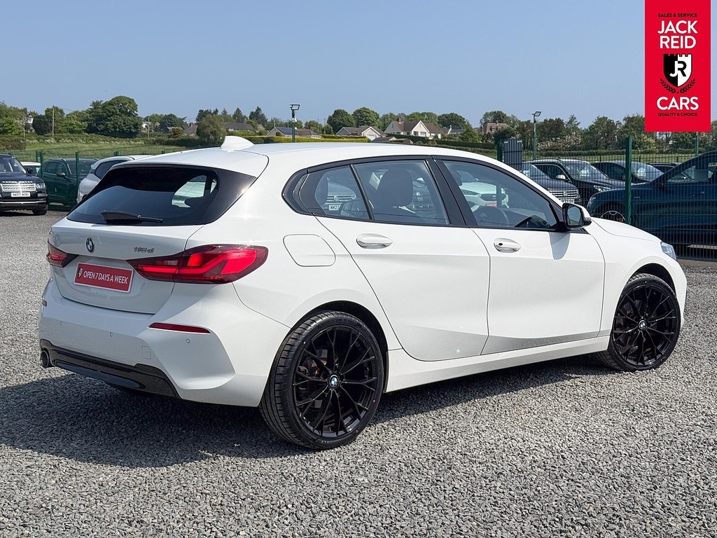 BMW 1 Series Hatchback YC22NWZ White #4