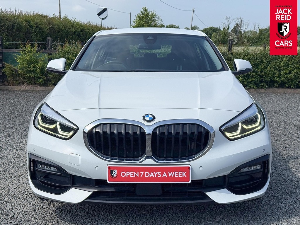 BMW 1 Series Hatchback YC22NWZ White #6
