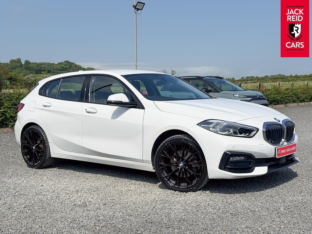 BMW 1 Series Hatchback YC22NWZ White #5