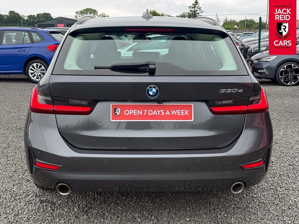 BMW 3 Series Estate WP71PCV Grey #3