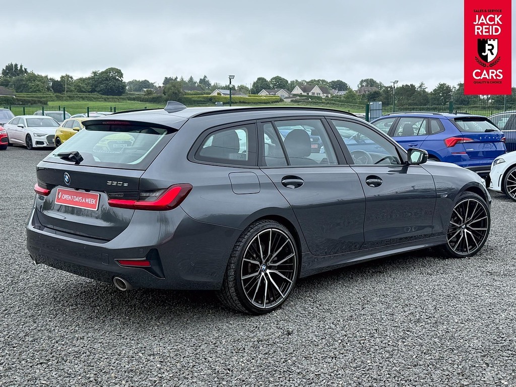 BMW 3 Series Estate WP71PCV Grey #6