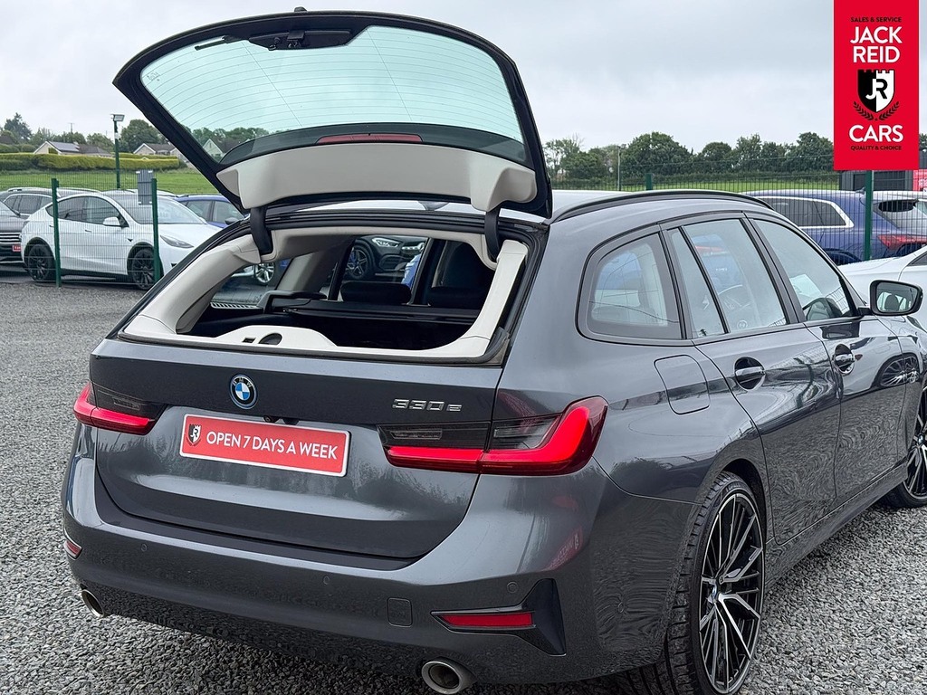 BMW 3 Series Estate WP71PCV Grey #4
