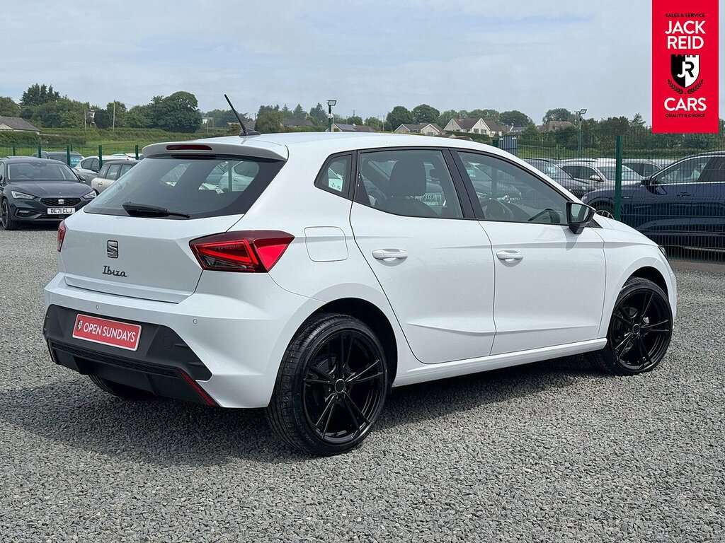 Seat Ibiza Hatchback YS75JUV White #4