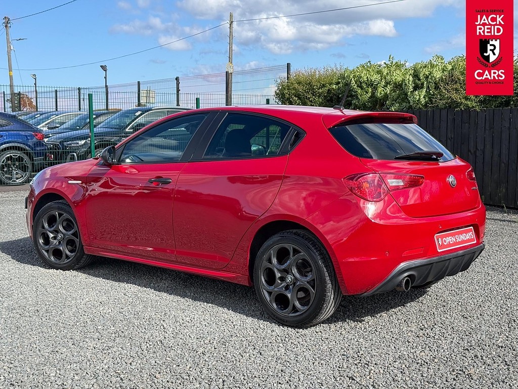 Alfa Romeo Giulietta Hatchback Red #2