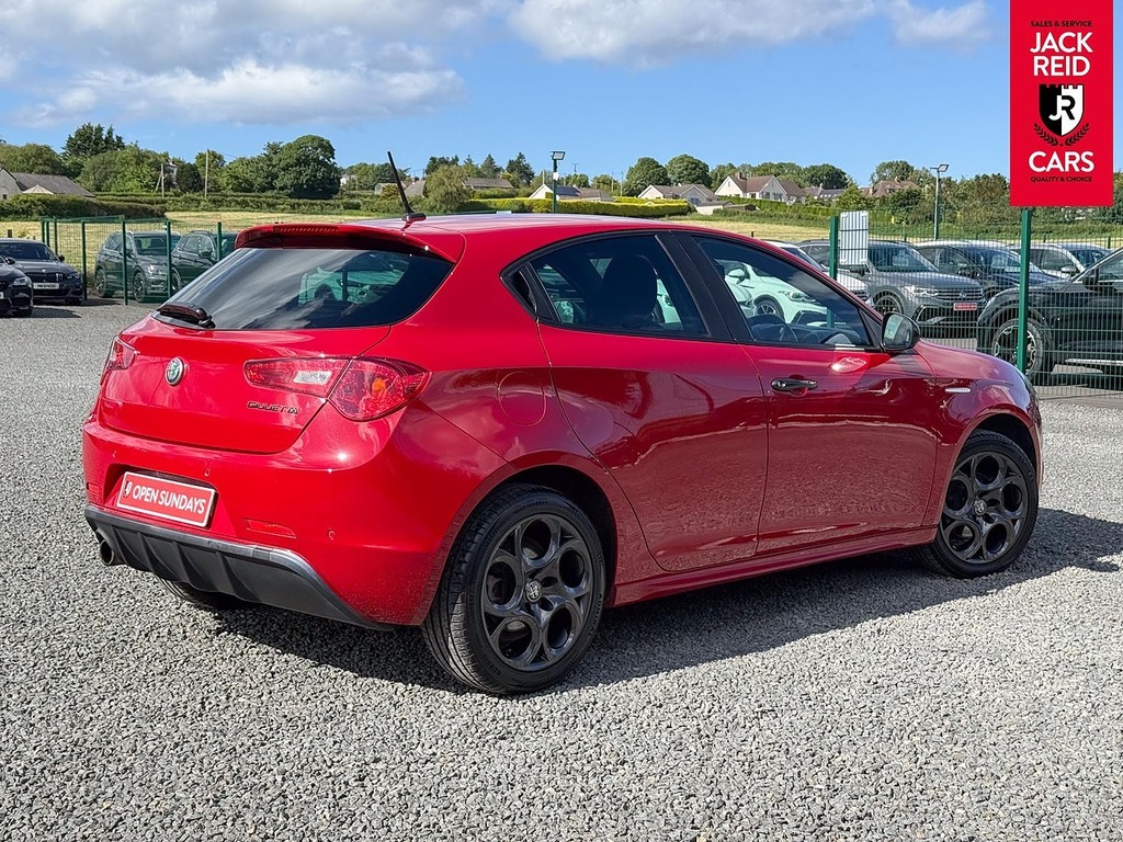Alfa Romeo Giulietta Hatchback Red #5