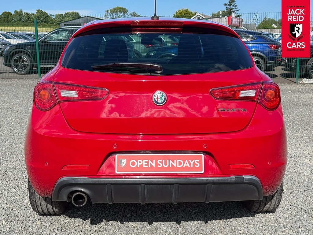 Alfa Romeo Giulietta Hatchback Red #3