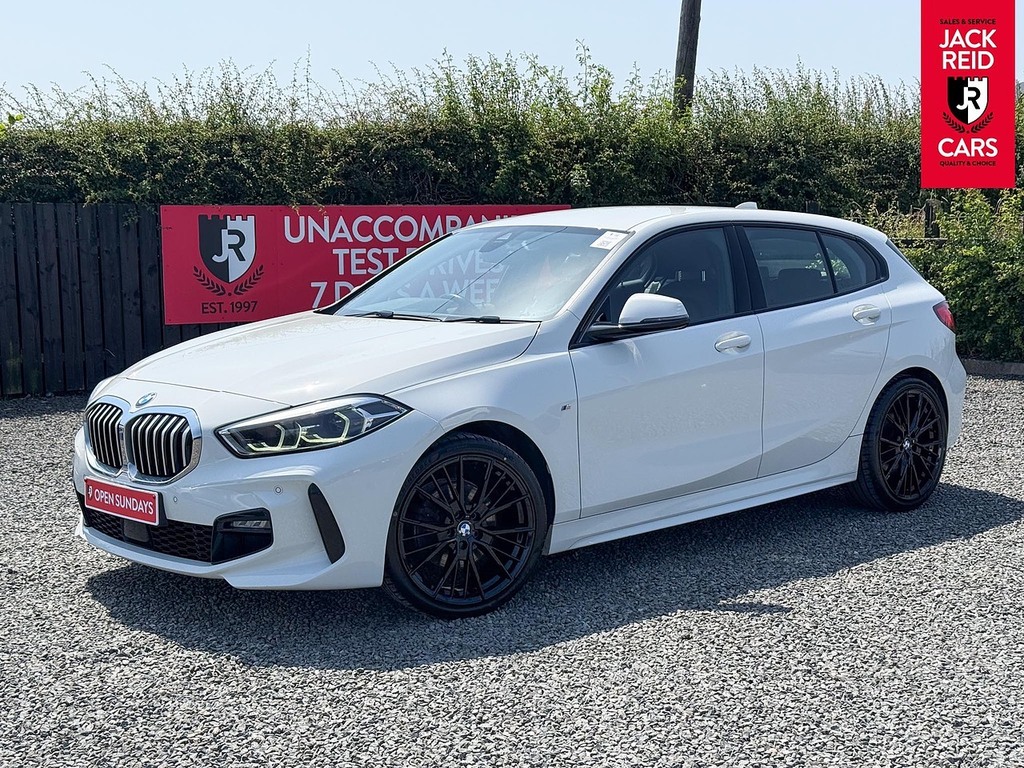 BMW 1 Series Hatchback SD70WZN White