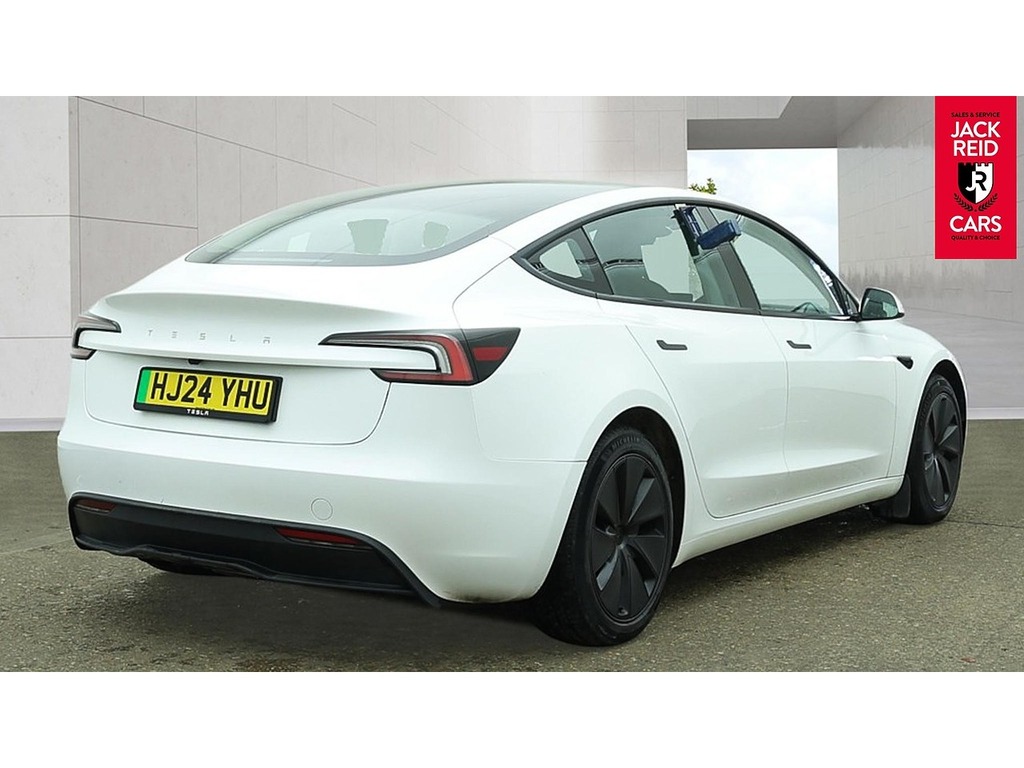Tesla Model 3 Saloon White #5