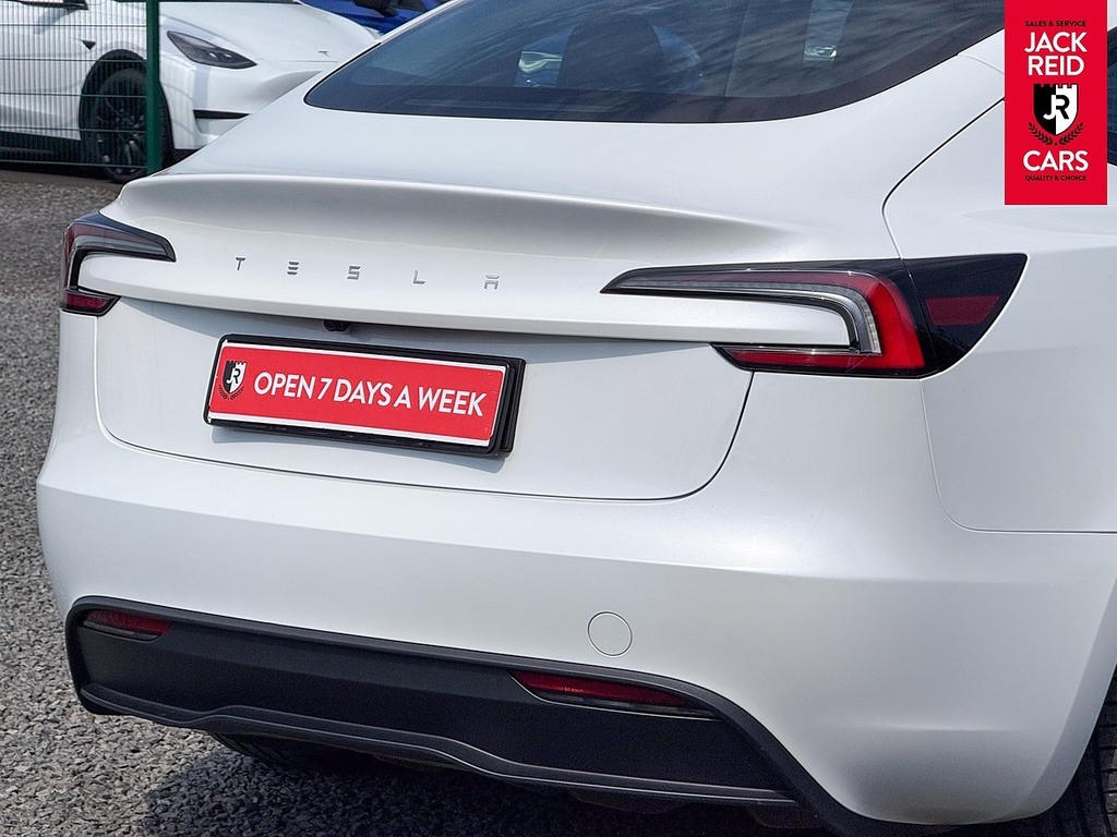Tesla Model 3 Saloon HJ24YHU White #4