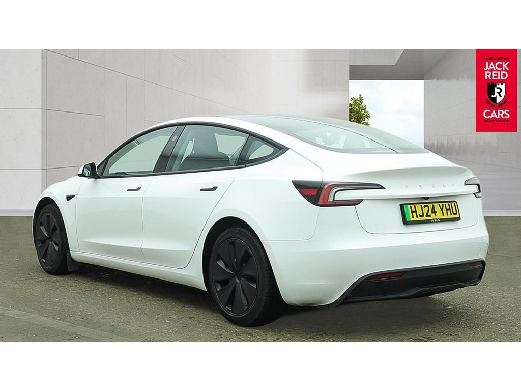 Tesla Model 3 Saloon White #4