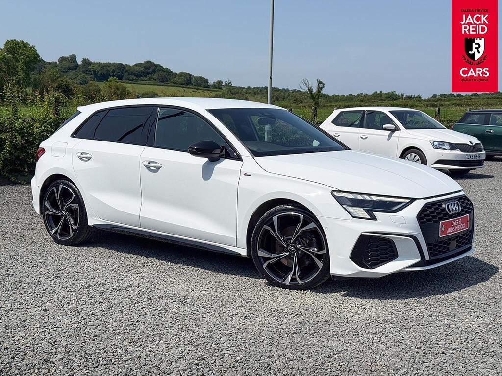 Audi A3 Hatchback AV71OTG White #6