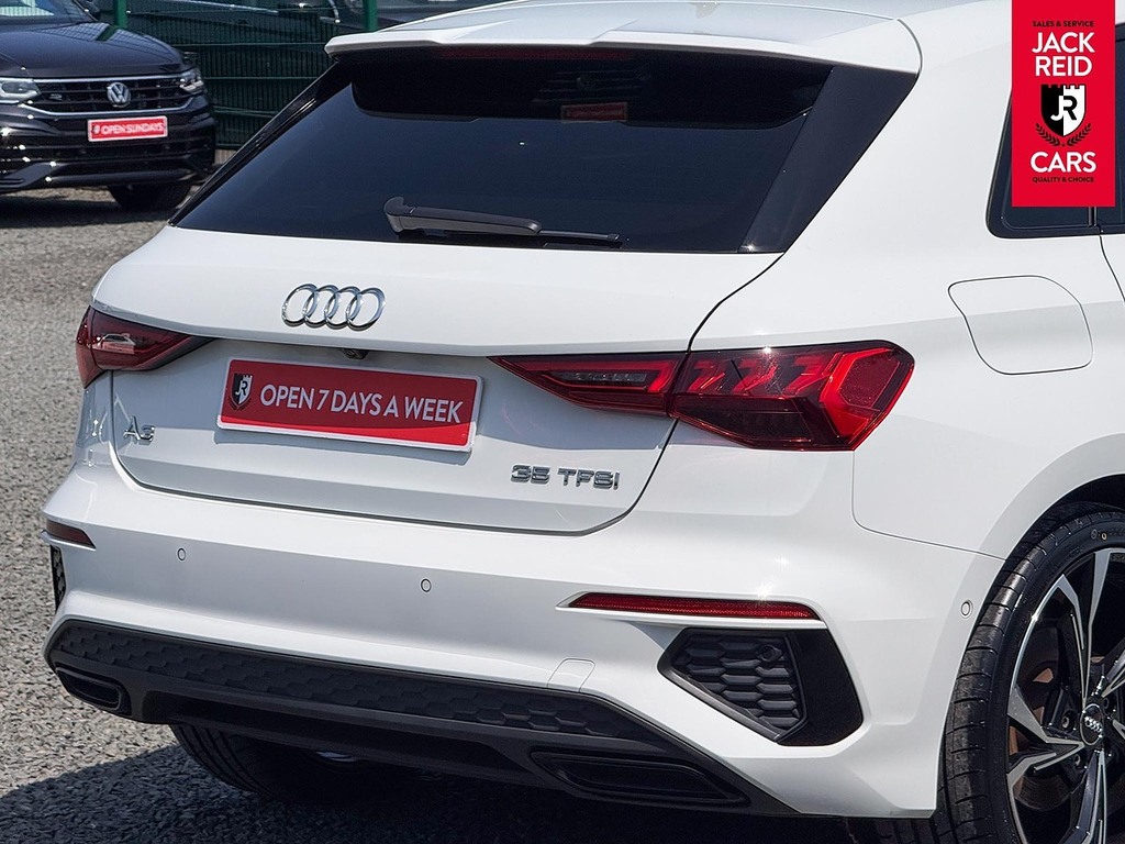 Audi A3 Hatchback AV71OTG White #5