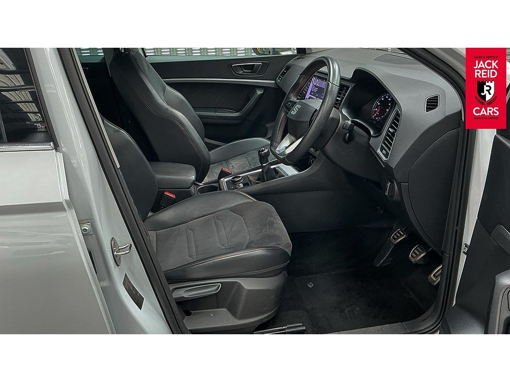 Seat Ateca Suv White #2