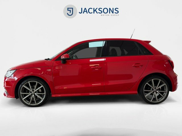 Audi A1 1.6 Tdi Black Edition Sportback AC11NJC Red #5