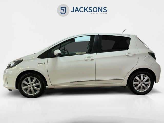 Toyota Yaris 1.5 Vvt-h Icon Plus Hatchback Hybrid Cv OE14XNT White #5