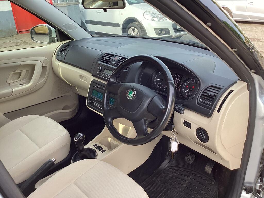 Skoda Fabia 1.6 Tdi Elegance Euro 5 Silver #3
