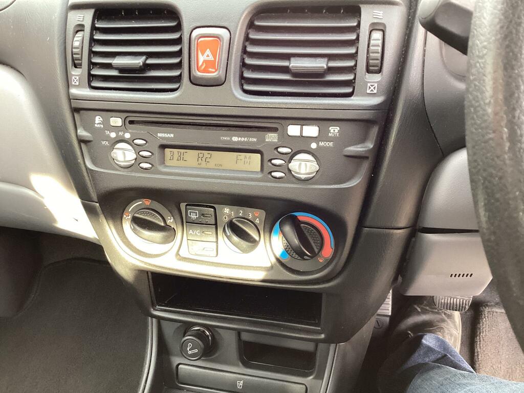 Nissan Almera  Silver #15