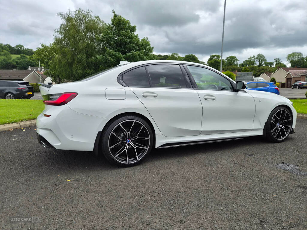 BMW 3 Series 320D M Sport Step YA69KHZ White #4