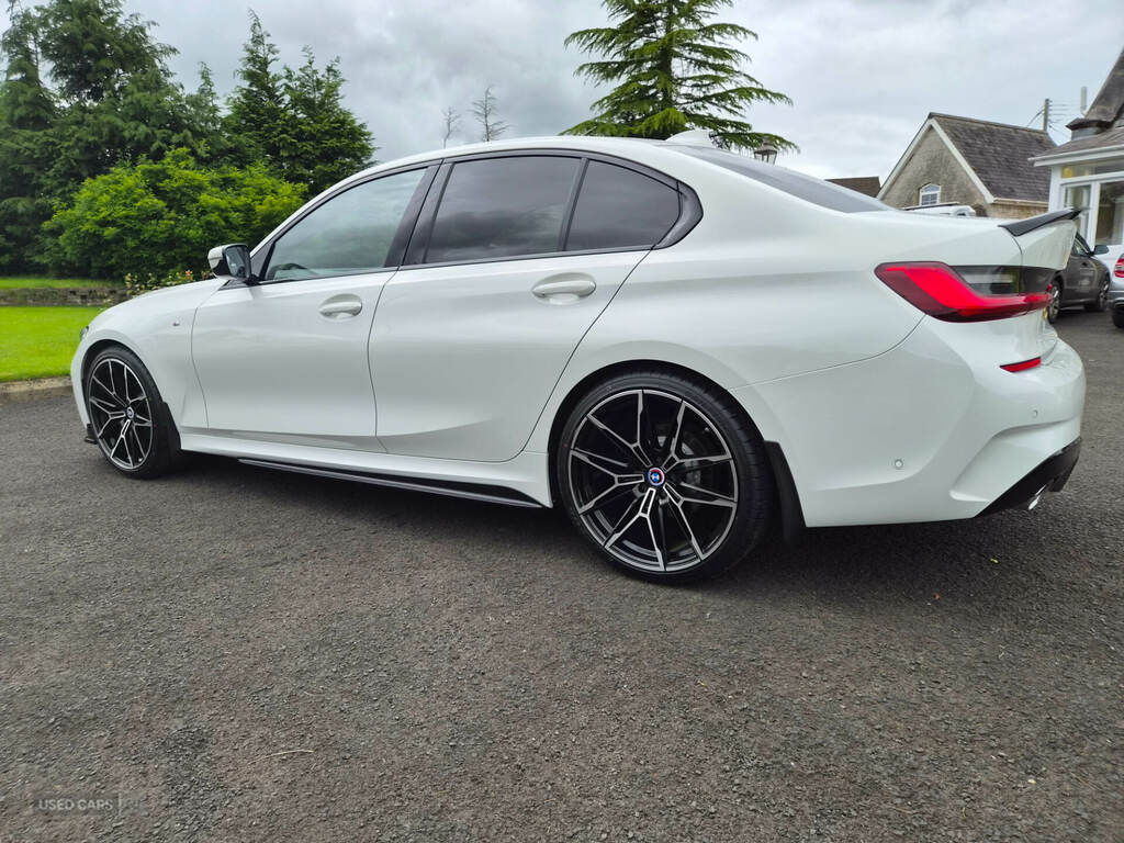 BMW 3 Series 320D M Sport Step YA69KHZ White #2