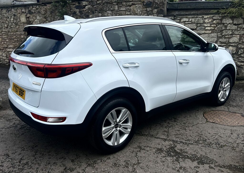 Kia Sportage 1.6 Gdi YY67BBF White #3