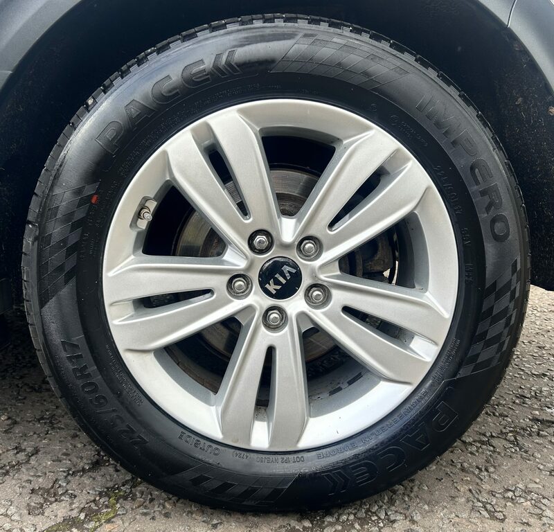 Kia Sportage 1.6 Gdi YY67BBF White #5