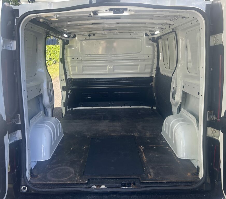 Vauxhall Vivaro 1.6 L1h1 2700 Cdti White #7