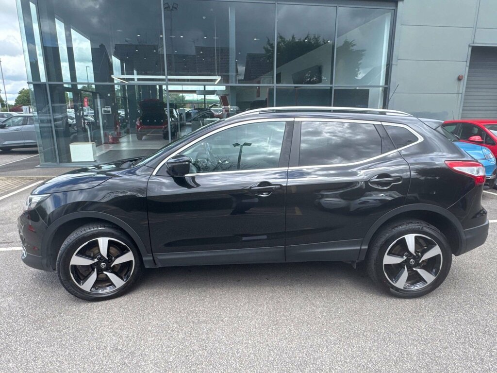 Nissan Qashqai 1.6 Dig-t N-connecta Suv 2Wd Eur Black #4