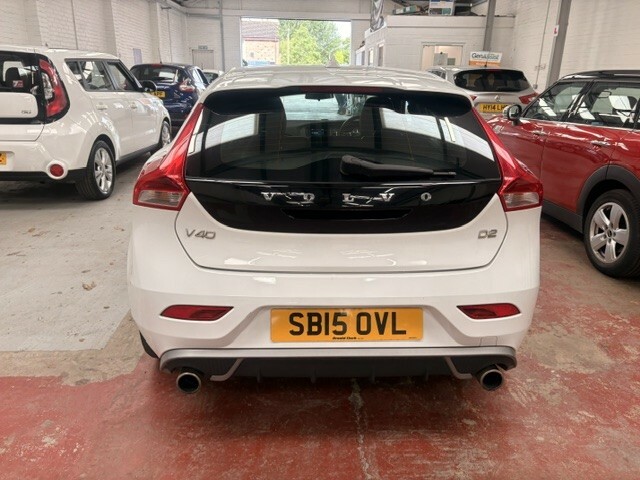 Volvo V40 Hatchback 1.6 R-design D2 115Hp 2015 SB15OVL White #5