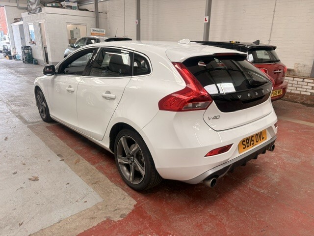 Volvo V40 Hatchback 1.6 R-design D2 115Hp 2015 SB15OVL White #4