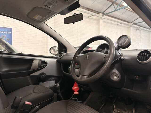Peugeot 107 Active Purple #9