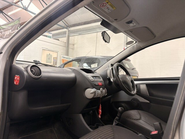 Peugeot 107 Active Purple #7