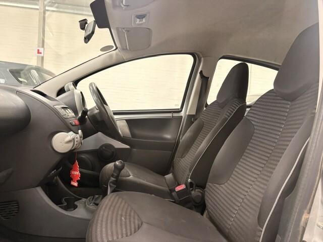 Peugeot 107 Active Purple #8